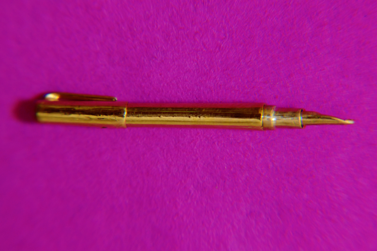 SMALLEST GOLD INK PEN - IBR